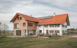 Moderner Anbau trifft Allgäuer Bauernhaus